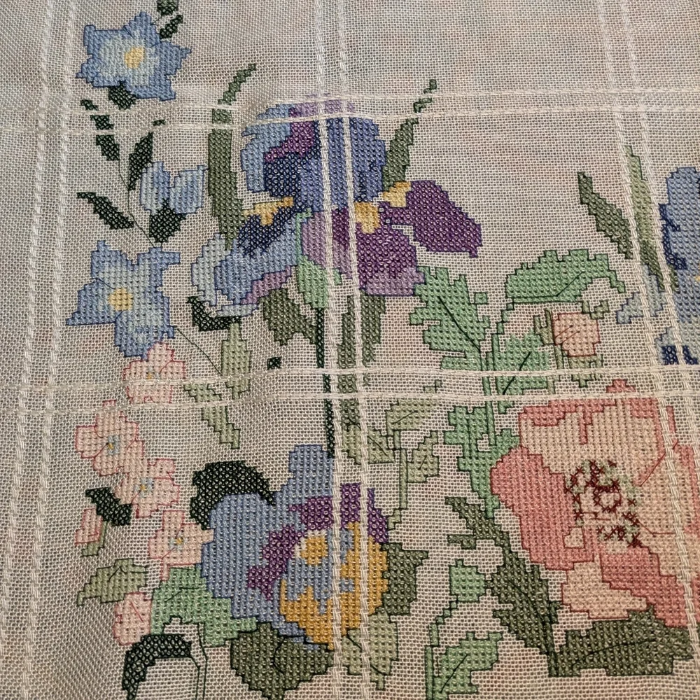 Vintage Floral Garden Afgan Cross Stitch Throw Blanket Table Cover - Picture 6 of 6